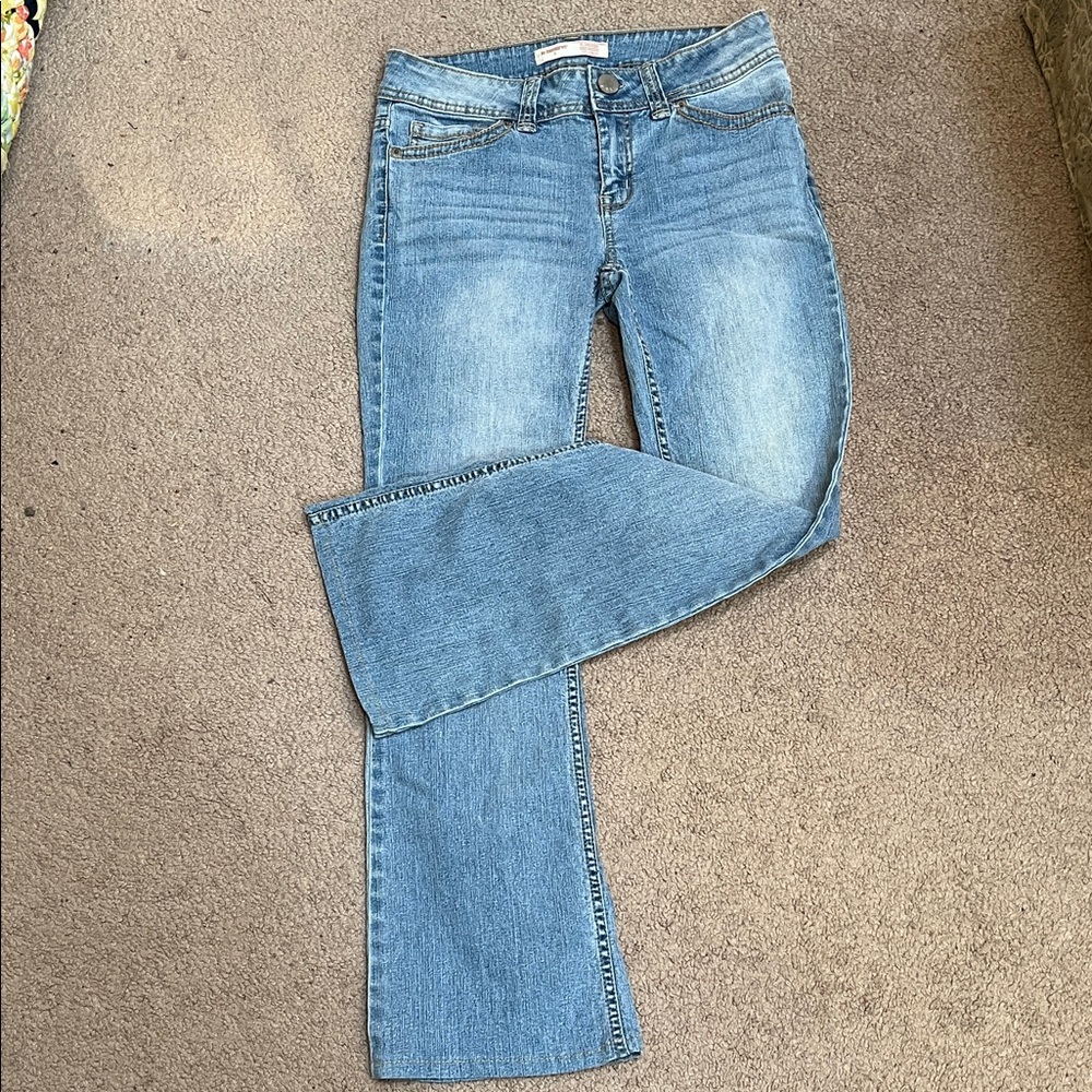 Classic Light Wash Women's Jeans - Blue